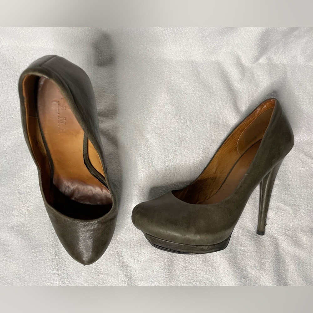 Gray leather 5 inch heels